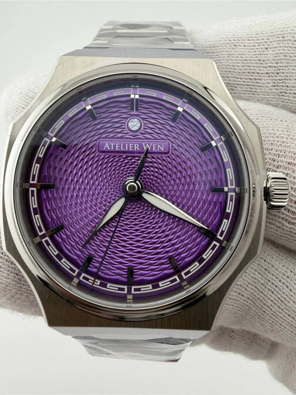 NEW Atelier Wen Mu Expression - Titanium, hand-engraved dial, custom movement